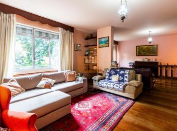 Apartamento · 240m² · 4 Quartos · 2 Vagas · Apartamento em área nobre com 4 dormitórios sendo 1 suíte e 2 vagas, 244 m2 bem distribuídos.