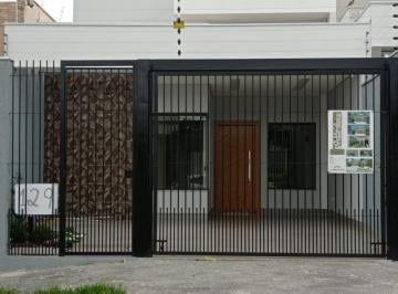 Casa · 150m² · 3 Quartos · 2 Vagas · VENDA | Casa, com 3 dormitórios em Jardim Fregadolli, Maringá