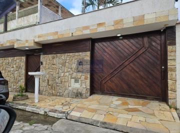 Foto 01 · Imperdível casa à venda em Itanhaém-SP, Centro: 4 quartos, 2 suítes, sala, banheiro, garagem e 300m²