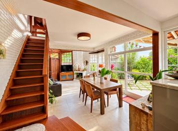 Casa · 160m² · 4 Quartos · 3 Vagas · Casa a venda na lagoa da Conceição, amplo terreno