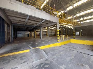 Comercial · 8685m² · 30 Vagas · Galpão à venda em Distrito Industrial - SP