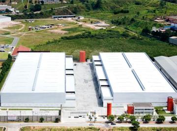 Comercial · 4303m² · 10 Vagas · Galpão à venda em Distrito Industrial - SP