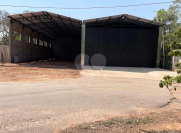 Comercial · 200m² · 4 Vagas · Barracão à venda em Estiva - SP