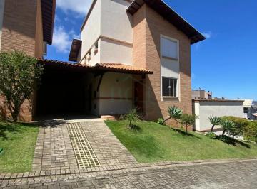 FACHADA · Casa em condomínio fechado