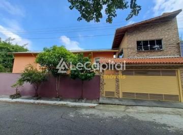 Casa · 180m² · 3 Quartos · 2 Vagas · Sobrado com 3 dormitorios / 1 suíte