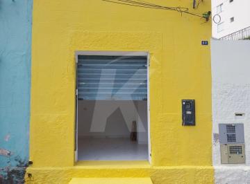 Comercial · 15m² · Salão comercial com 15 m² com 1 banheiro e porta de aço.