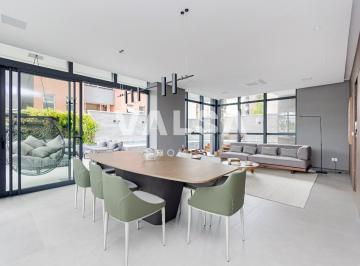 1 · Duplex com 3 suítes e 2 vagas no melhor do Batel. Revenda exclusiva!