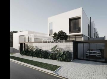 Casa · 142m² · 3 Quartos · 2 Vagas · Sobrados na planta no bairro São Braz em Curitiba