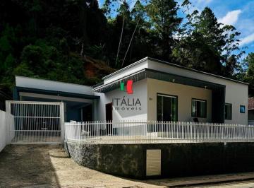 Casa · 112m² · 3 Quartos · 2 Vagas · Oportunidade de casa bem localizada