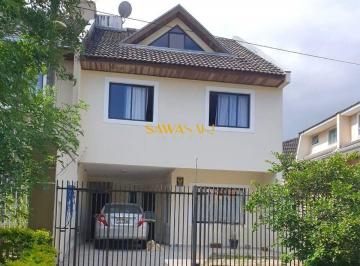Casa · 166m² · 3 Quartos · 2 Vagas · Sobrado Frente para a rua no Jardim das Américas! 3 quartos com ático. Amplo e iluminado