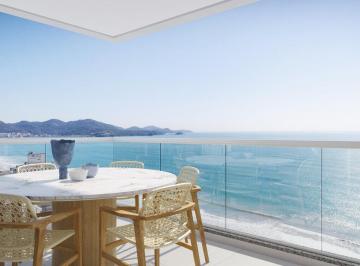 Apartamento · 359m² · Excelente empreendimento com linda vista mar,lazer,quadra do mar.