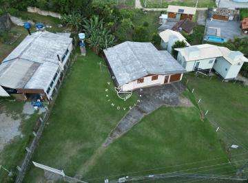 Casa · 360m² · 4 Quartos · 2 Vagas · Casa Ampla à Venda na Praia da Gamboa – Garopaba