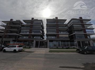 Apartamento · 263m² · 4 Quartos · 2 Vagas · Cobertura pronta de frente para o mar no Balneário Marajó!