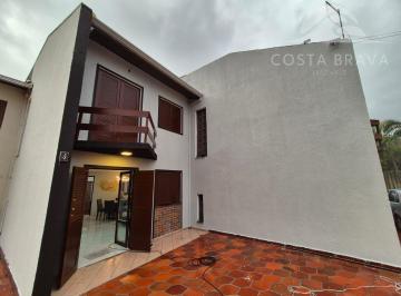 Casa · 78m² · 2 Quartos · 1 Vaga · Amplo sobrado reformado em Caiobá.