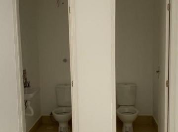 Casa · 207m² · 2 Quartos · Sobrado para Renda a Venda