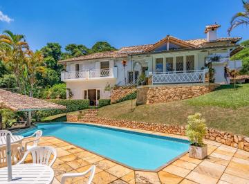Casa · 285m² · 4 Quartos · 5 Vagas · Casa com 4 quartos em condomínio em Itaipava, Petrópolis