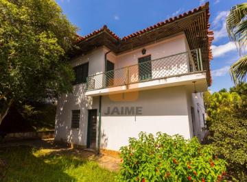 Casa · 450m² · 4 Quartos · 3 Vagas · Casa 04 dormitórios sendo 1 suíte, 03 vagas em Pacaembu.