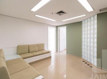 Comercial · 60m² · Conjunto Comercial em frente ao Hospital Samaritano, com 60 m2, recepção, 2 salas e 2 banheiros.