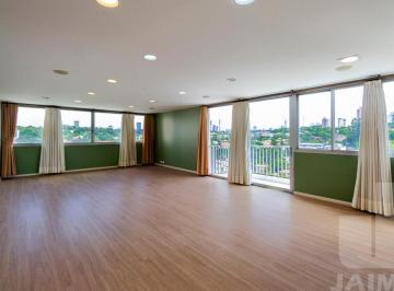 Apartamento · 260m² · 4 Quartos · 3 Vagas · Apartamento 4 dormitorios sendo 1 suites, 3 banheiros sala 2 ambientes 3 vagas. Prédio possui lazer.