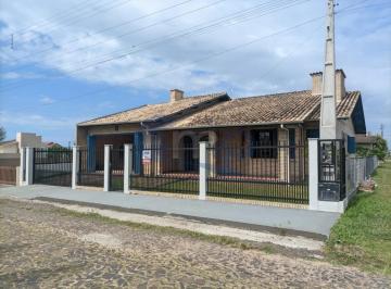 Casa · 172m² · 3 Quartos · 2 Vagas · Casa á venda com 3 dormitórios na Bela Torres em Passo de Torres/SC