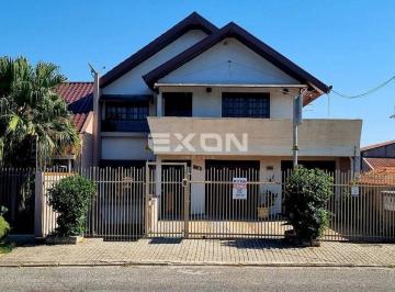 Casa · 337m² · 3 Quartos · 5 Vagas · Sobrado Triplex – Espaço, Conforto e Versatilidade no Pinheirinho!