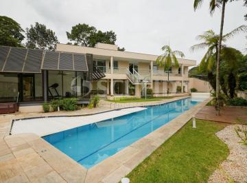 Casa · 696m² · 4 Quartos · 6 Vagas · Casa de vila térrea com vista privilegiada para o verde, 4 suítes e 6 vagas!