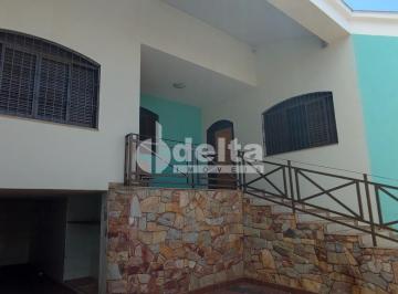 NULL · Casa residencial disponível para venda no bairro Tabajaras em Uberlândia-MG