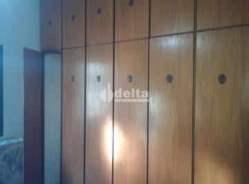 NULL · Casa residencial disponível para venda no bairro Tabajaras em Uberlândia-MG