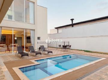 Casa · 685m² · 4 Quartos · 8 Vagas · Casa no condomínio Reserva dos Ipês disponível para venda em Uberlândia-MG