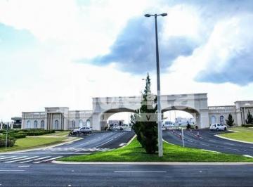 NULL · Terreno no Condomínio disponível para venda no bairro Nova Uberlândia em Uberlân