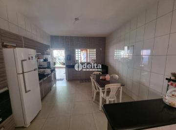 Casa · 320m² · 3 Quartos · 3 Vagas · Casa disponível para venda no bairro Lagoinha em Uberlândia MG