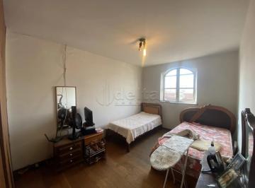 Casa · 310m² · 5 Quartos · 1 Vaga · Casa residencial disponível para venda no bairro Centro em Uberlândia-MG