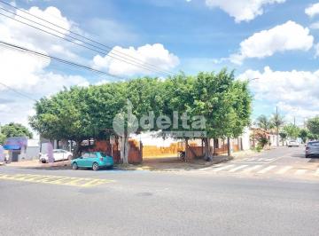 NULL · Terreno de esquina disponível para venda 270 m² no bairro Tubalina em Uberlândia-MG