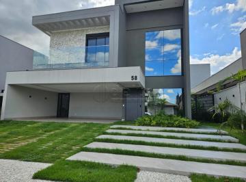 Casa · 423m² · 3 Quartos · 6 Vagas · Casa no condomínio Jardim Versailles disponível para venda em Uberlândia-MG