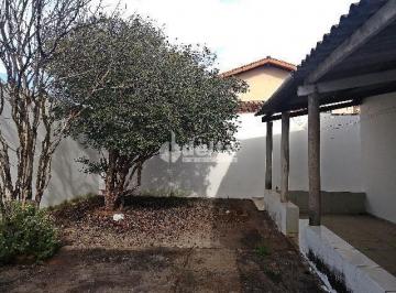 NULL · Casa residencial disponível para venda no bairro Laranjeiras em Uberlândia-MG