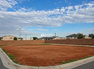 Photo 1 · Terreno de esquina disponível para venda 335 m² no bairro Tubalina em Uberlândia-MG
