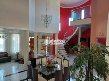 Comercial · 1000m² · 4 Quartos · 6 Vagas · Casa disponível para venda no bairro Cidade Jardim em Uberlândia MG