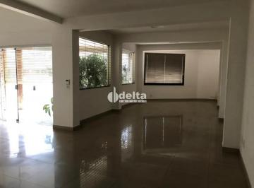 Comercial · 201m² · Prédio disponível para venda no bairro Tabajaras em Uberlândia-MG