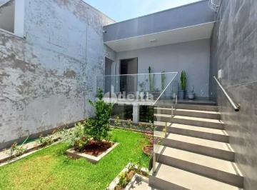 Casa · 375m² · 3 Quartos · 2 Vagas · Casa comercial e residencial disponível para venda no bairro Lídice em Uberlândia-MG