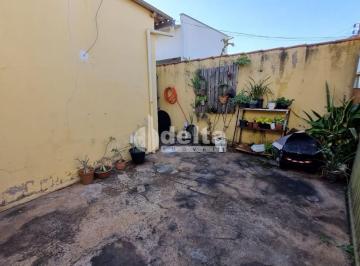 NULL · Casa Residencial disponível para Venda no bairro Gravatás em Uberlândia-MG