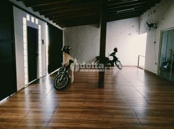 NULL · Casa residencial disponível para venda no bairro Jardim Brasília em Uberlândia-MG