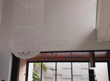 Casa · 360m² · 4 Quartos · 4 Vagas · Casa residencial disponível para venda no bairro Morada da Colina em Uberlândia-MG