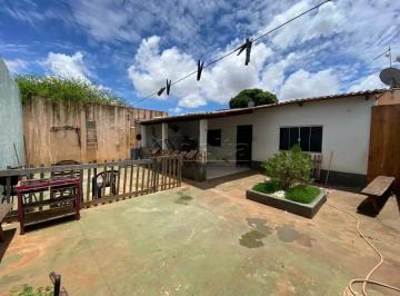 Comercial · 250m² · 3 Quartos · 1 Vaga · Casa residencial disponível para venda no bairro São Jorge em Uberlândia-MG