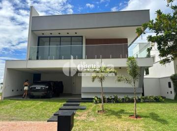 Photo 1 · Casa no condomínio Alphaville 1 disponível para venda em Uberlândia-MG