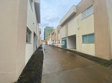 Casa · 96m² · 3 Quartos · 3 Vagas · Casa com 3 quartos sendo 1 suíte disponível para venda no bairro Martins em Uberlândia-MG