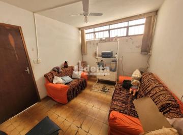 NULL · Casa residencial disponível para venda no bairro Martins em Uberlândia-MG