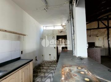 Photo 1 · Casa Comercial disponível para Venda no bairro Saraiva em Uberlândia-MG