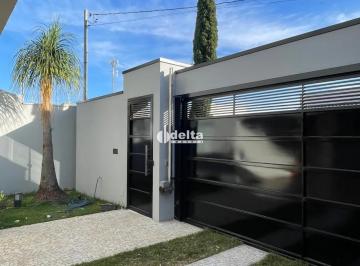 Casa · 250m² · 3 Quartos · 4 Vagas · Casa residencial disponível para venda no bairro Bosque dos Buritis em Uberlândia-MG