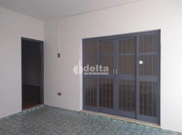 NULL · Casa residencial disponível para locação e venda no bairro Osvaldo Rezende em Uberlândia-MG