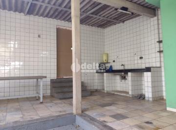 NULL · Casa Comercial disponível para Venda no bairro Presidente Roosevelt em Uberlândia-MG